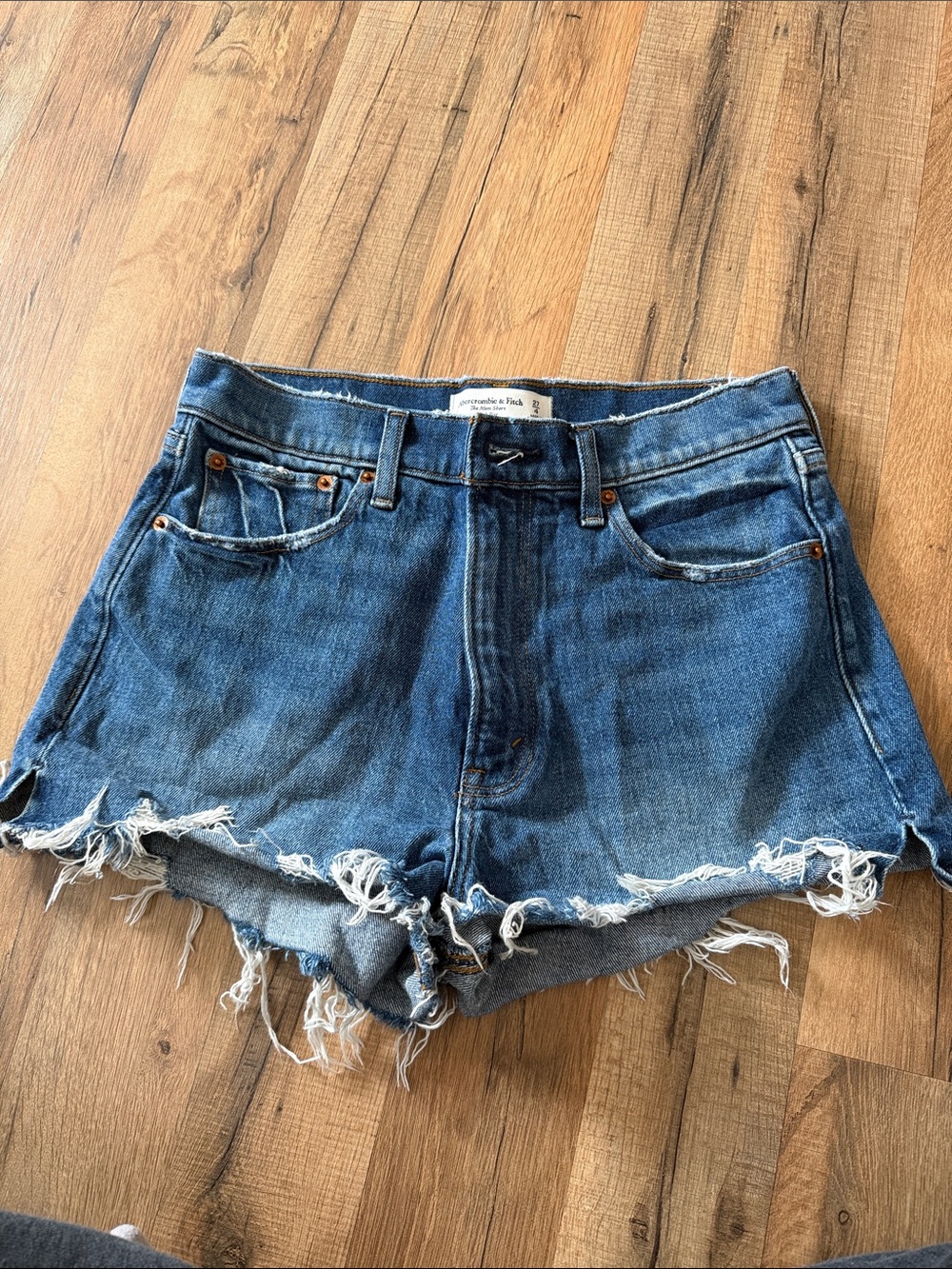 American Eagle The Mom Shorts